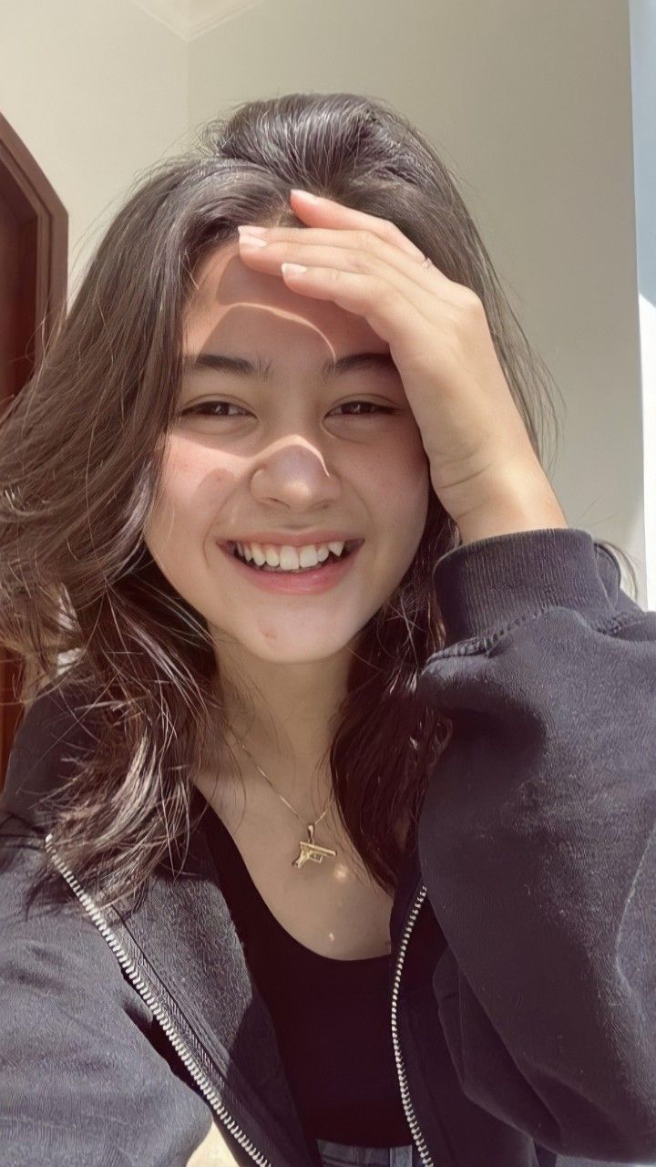 Cute Girl Pic (10) Cute Girl Pic (10)
