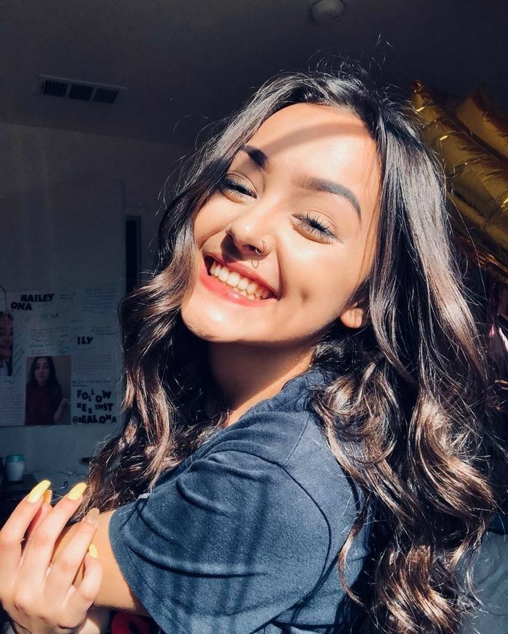 Cute Girl Pic (21) Cute Girl Pic (21)