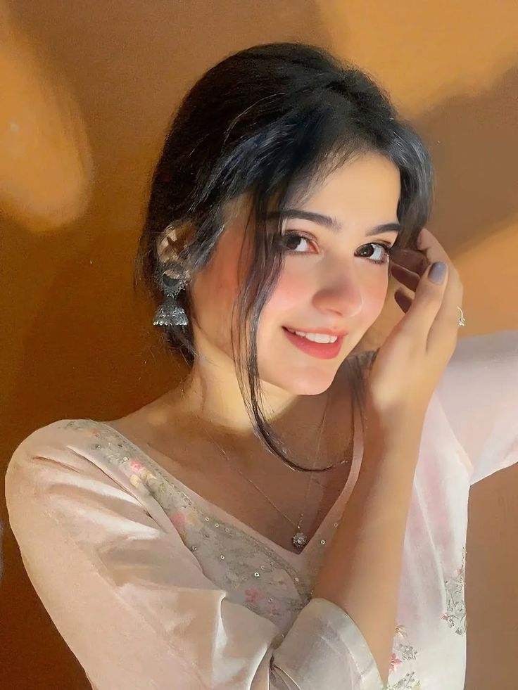 Cute Girl Pic (28) Cute Girl Pic (28)