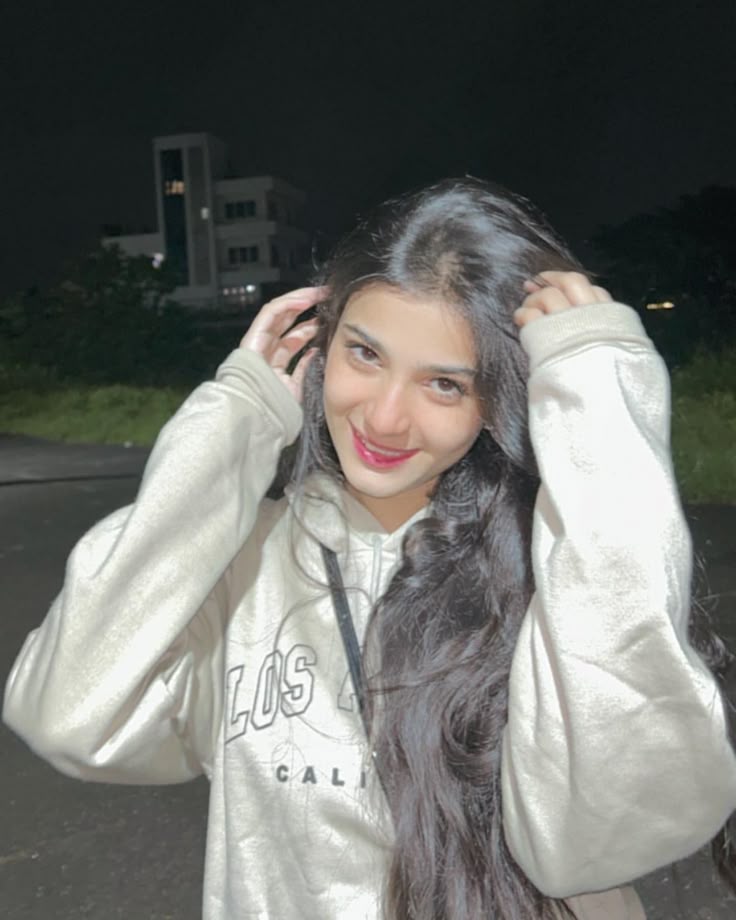 Single Girl Dp (36) Single Girl Dp (36)